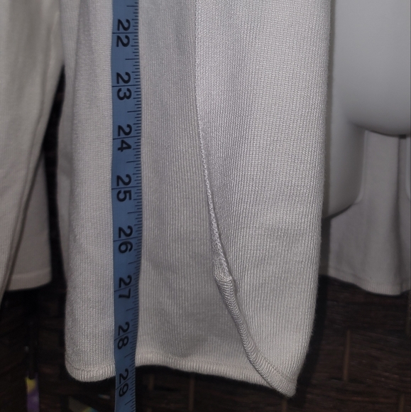 New RED  Cardigan VERY BEAUTIFUL COLOR WHITE - Picture 4 of 8